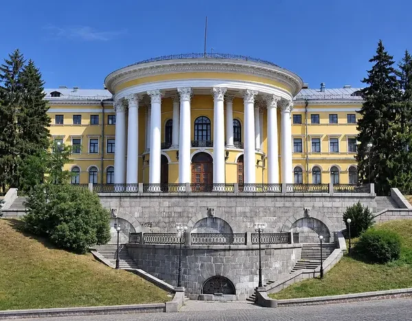 Головна 109 Жовтневий палац у Києві повернувся у державну власність.