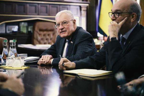 Бєланов та Келлог обговорили майбутнє українсько-американське озброєння 8 Бєланов та Келлог обговорили майбутнє українсько-американське озброєння 8