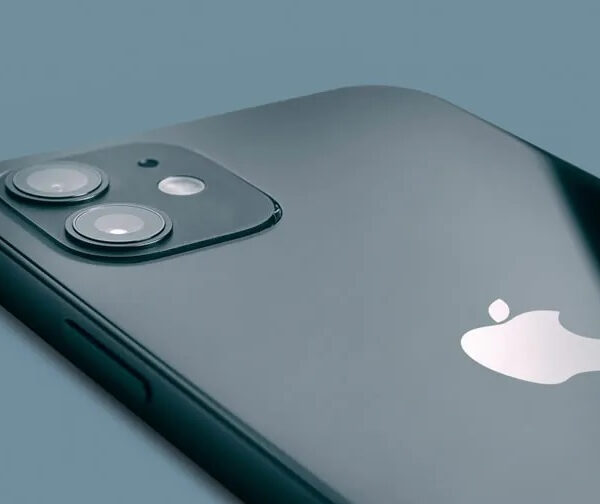 ФАС розпочала розслідування проти Apple: заборона на встановлення російських застосунків для iPhone