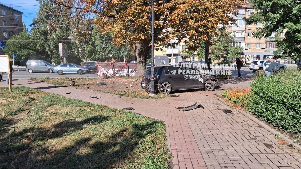 ДТП на Чоколівському бульварі у Києві. 19 серпня 2026 року