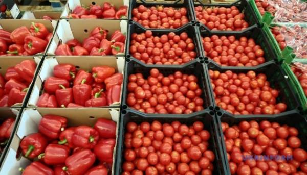 Головна 82 Ціни на тепличні томати в Україні впали на 25% порівняно…