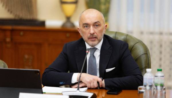 Глава держави не буде виступати з пропозицією про звільнення очільника Національного банку. 19 Глава держави не буде виступати з пропозицією про звільнення очільника Національного банку. 19