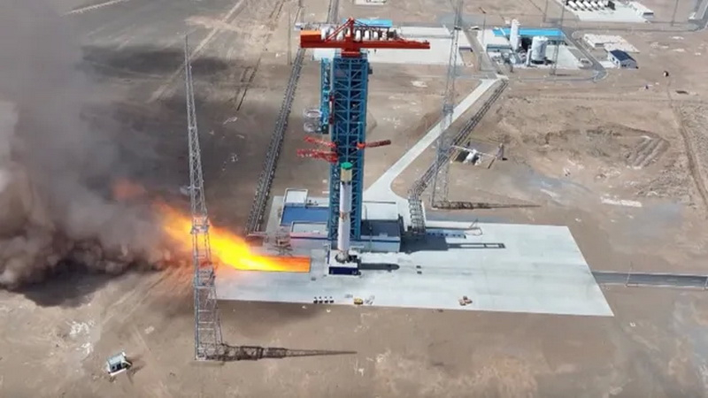 Статичний тест прискорювача ракети ZhuQue-3 Y2 у червні.