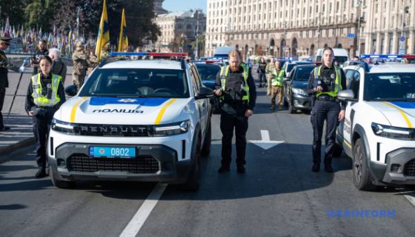 Хвилина мовчання вшанувала пам’ять загиблих оборонців на Майдані Незалежності.