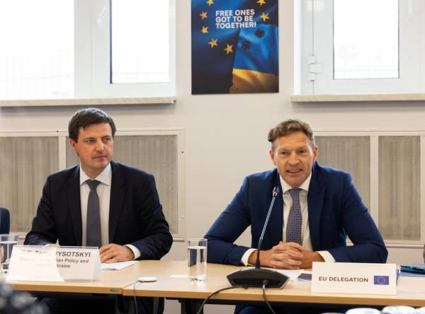 Україна просить ЄС запровадити спільний механізм для допомоги сільгоспвиробникам: атаки на порти ставлять під загрозу експорт 6 Україна просить ЄС запровадити спільний механізм для допомоги сільгоспвиробникам: атаки на порти ставлять під загрозу експорт 6