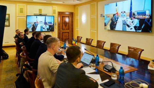 Калашник та його молдовський колега обговорили розробку альтернативних шляхів логістики.