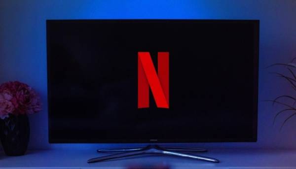 Netflix покаже романтичну комедію «На сторожі зірок» 18 листопада.