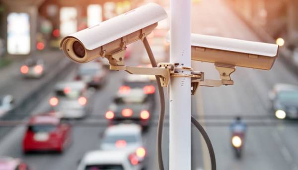 Ще півсотні камер контролю за дотриманням правил дорожнього руху запрацюють на українських автомагістралях. 9 Ще півсотні камер контролю за дотриманням правил дорожнього руху запрацюють на українських автомагістралях. 9