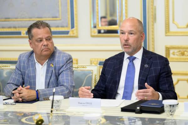 Зеленський провів зустріч з представниками Світового конгресу українців, де обговорили шляхи зміцнення міжнародної допомоги Україні. 7