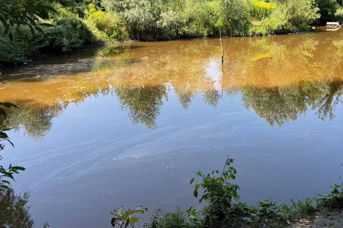 Внаслідок атаки ворога зафіксовано забруднення річки Борщагівка у Києві