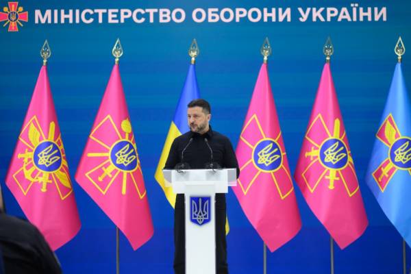 Зеленський показав керівництву Міноборони нову хмарну систему 6