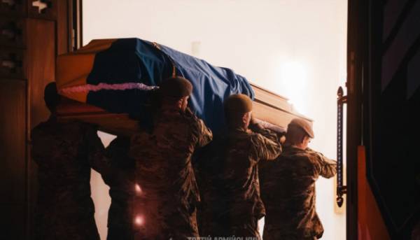 У Києві відбулася поминальна церемонія для полковника Євгена Коновальця