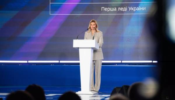 Зеленська звертається до вчителів: Ваша праця повертає дітям те, що прагне відняти Росія 15 Зеленська звертається до вчителів: Ваша праця повертає дітям те, що прагне відняти Росія 15