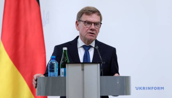 Німеччина прагне розширити оборонно-промислове співробітництво з Україною - Вадефуль 17