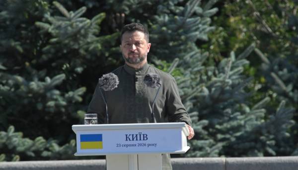 У столиці України розгорнули національний стяг. 16