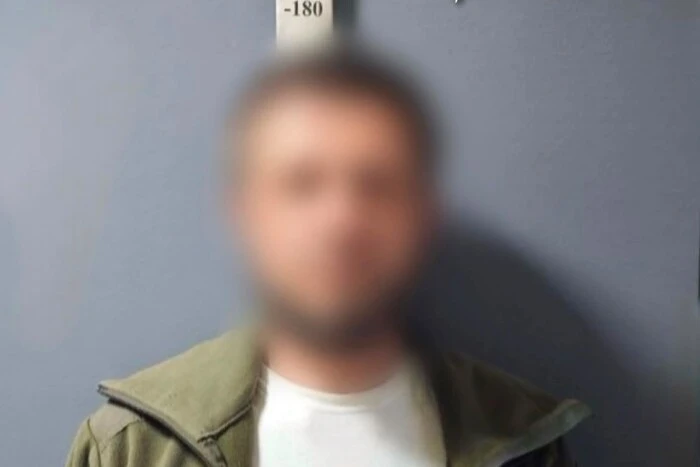 Напір'яний киянин відкрив вогонь біля житлового будинку. 9 Напір'яний киянин відкрив вогонь біля житлового будинку. 4