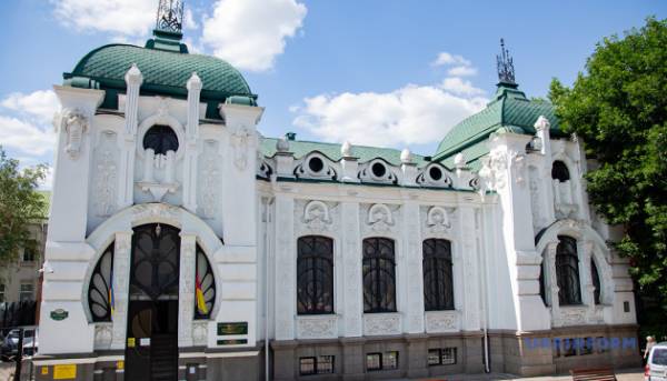 Місцеві історії та справжність краєзнавчого музею в Кропивницькому: модернізований варіант