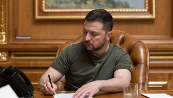 Президент України Володимир Зеленський вручив нагороди 289 громадянам на честь святкування Дня Незалежності.