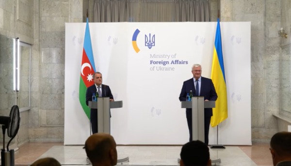 Азербайджан виявив готовність постачати газ Україні та зміцнювати співпрацю в галузі енергетики, як заявив міністр закордонних справ.