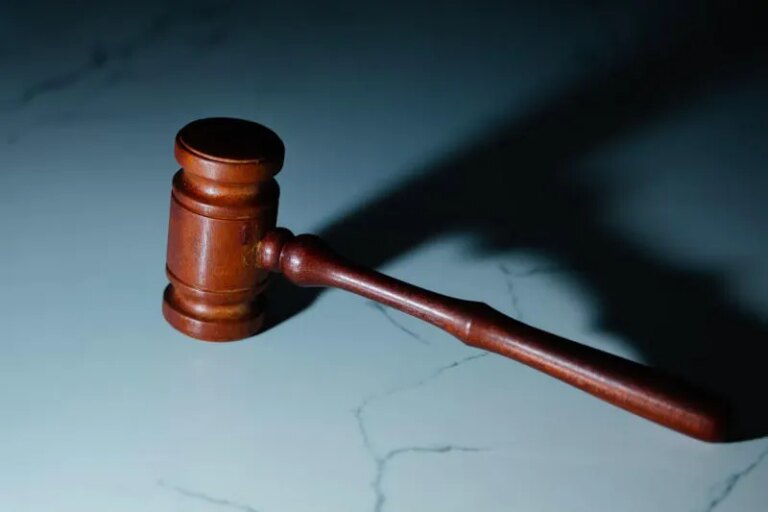 Верховний суд США тимчасово зупинив розгляд справи Epic Games проти Apple щодо комісії App Store 5