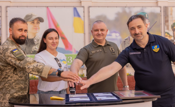 У столиці випустили в обіг поштову марку, присвячену прикордонникам із підрозділу «СТРІКС». 7 У столиці випустили в обіг поштову марку, присвячену прикордонникам із підрозділу «СТРІКС». 7