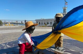 Малечі-засновники Києва на Поштовій площі отримали новий вигляд до Дня Незалежності 16