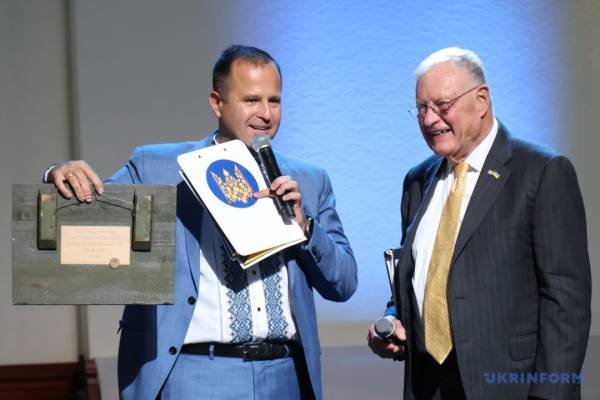 Міжнародний форум консервативних сил у Києві за участі Майка Пенса та Кіта Келлога 11