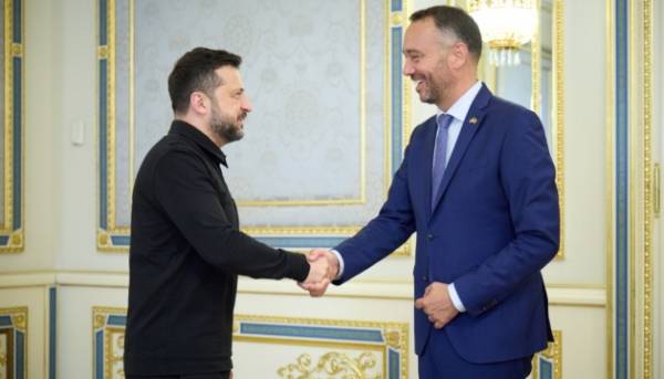 Зеленський та керівник зовнішньополітичного відомства Бельгії обговорили можливі терміни укладення угоди щодо дронів.