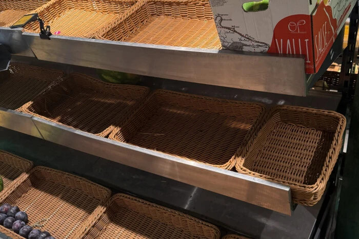 Empty shelves in Silpo and Forya. Companies addressed Ukrainians