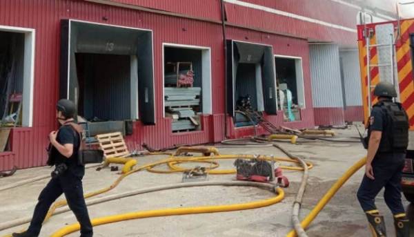 У Харкові після обстрілу російських військ загорілися склади видавництва “Ранок”