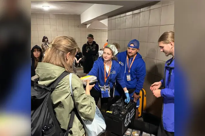 «Укрзалізниця» організувала підтримку для пасажирів на завантажених вокзалах