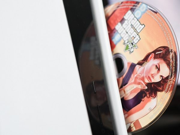 Sony пояснила позицію щодо відмови від ігрових дисків PlayStation
