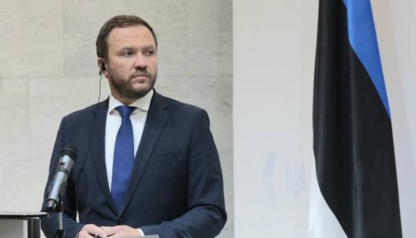 Міністр закордонних справ Естонії висловився за посилення заходів впливу на Росію після нічного нападу на Україну