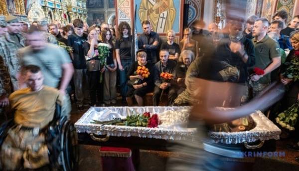 Перший дзвоник під обстрілами та нова банкнота: як Україна зустріла осінь