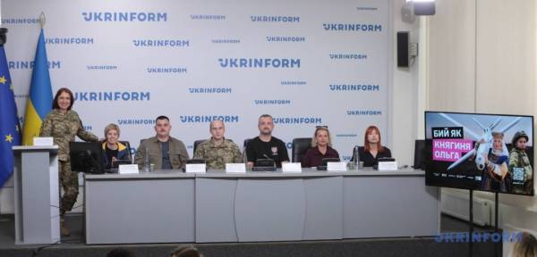 Сухопутні війська закликають жінок долучитися до екіпажів дронів 10 Сухопутні війська закликають жінок долучитися до екіпажів дронів 10