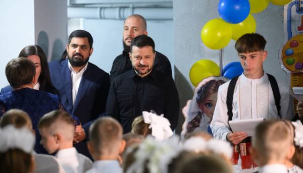 Зеленський на Київщині: заклик до партнерів посилити захист України 1 Зеленський на Київщині: заклик до партнерів посилити захист України 1