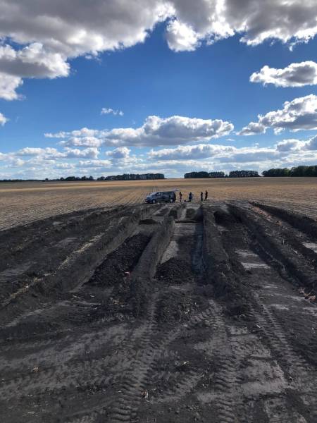 Археологи розкопали скіфський курган на Полтавщині: знайдено кістки дитини та золоті намистини 5 Археологи розкопали скіфський курган на Полтавщині: знайдено кістки дитини та золоті намистини 5