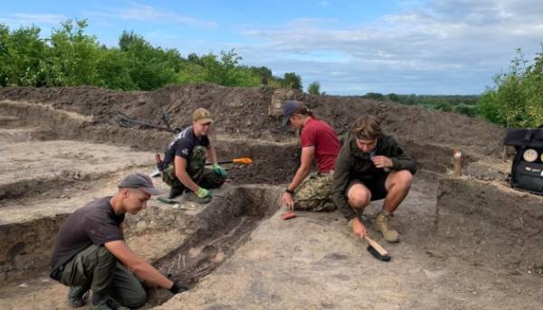 Археологи на Полтавщині знайшли скарби минулих століть