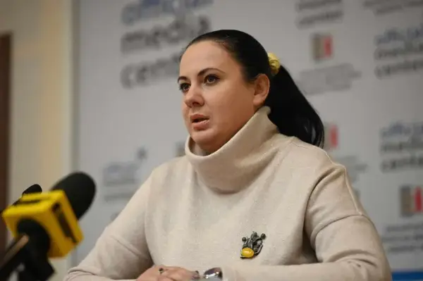 Лубінець: політика щодо ВПО та окупованих територій провалилася 6 Група людей обговорює проблему внутрішньо переміщених осіб та окупованих територій за столом 3