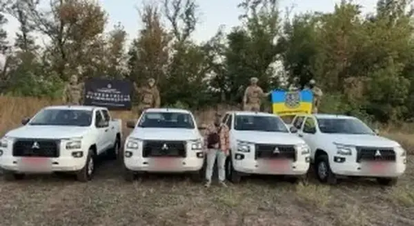 Головна 30 Громади Херсонщини передали розвідці чотири позашляховики за 8 мільйонів