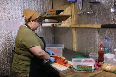 Польова кухня морських піхотинців на Херсонщині, де готують різноманітні страви