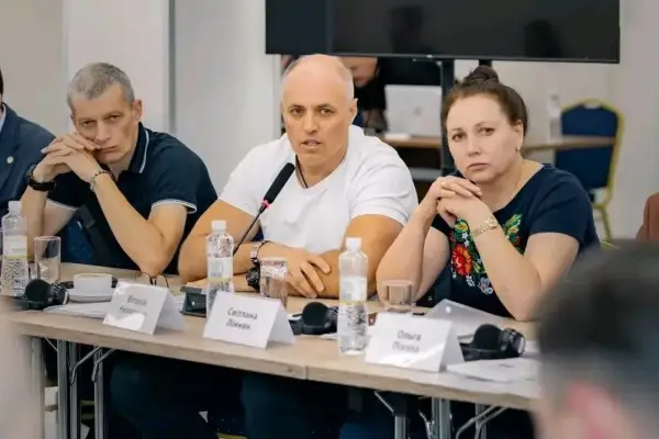 Громади на Херсонщині обговорили створення Реєстру збитків 8 Учасники засідання круглого столу в Києві обговорюють функціонування Міжнародного реєстру збитків 2