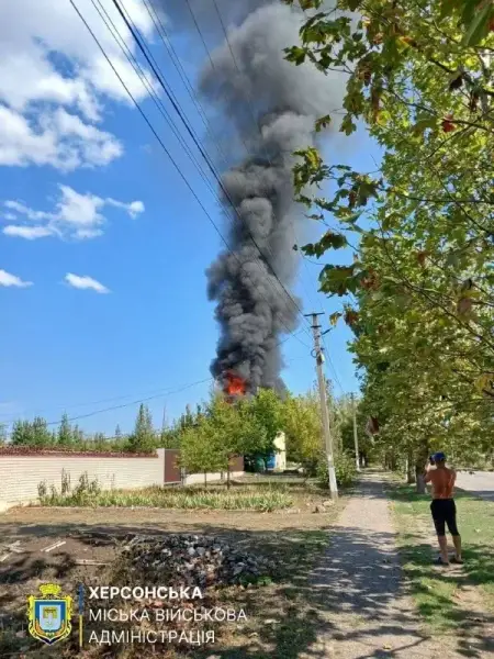 Пошкоджений магазин у Зеленівці після атаки дрона 2