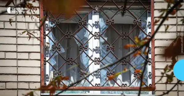Російський дрон поранив жінку у центрі Херсона