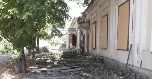 Російські винищувачі атакували офіс Червоного Хреста в Херсоні