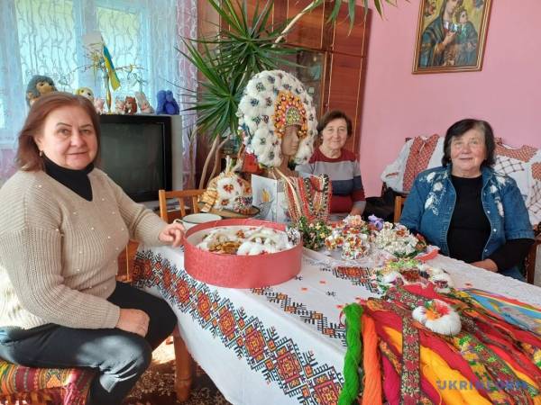 Пір'яний вінок: як давні весільні традиції живуть сьогодні 27 Пір'яний вінок: як давні весільні традиції живуть сьогодні 27