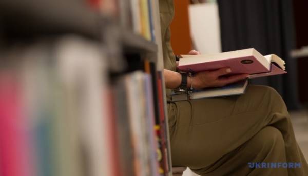 Українці назвали найзнаковіші книжки: оголошено результати голосування