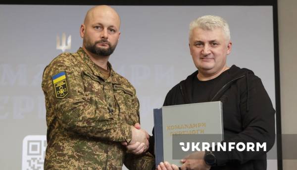 Командири перемоги": Укрінформ презентував книгу курсантам Київського інституту Нацгвардії 9