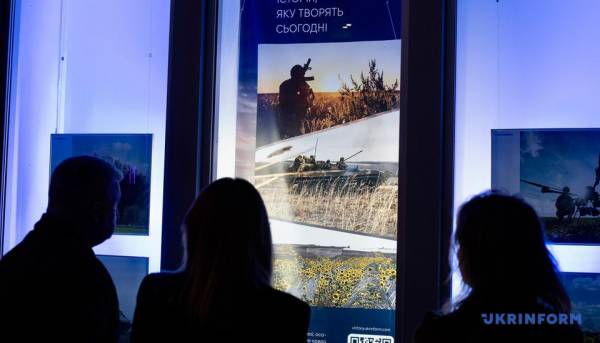 Укрінформ вшановує захисників та захисниць виставкою унікальних історій 7 Укрінформ вшановує захисників та захисниць виставкою унікальних історій 7