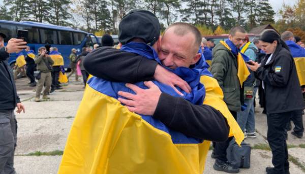 СБУ оприлюднила ексклюзивні кадри повернення українців додому